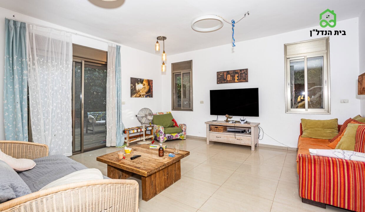 בית למכירה בפרדס חנה-כרכור - פינתי שטוח: 5 חדרים בשכונת יפה נוף