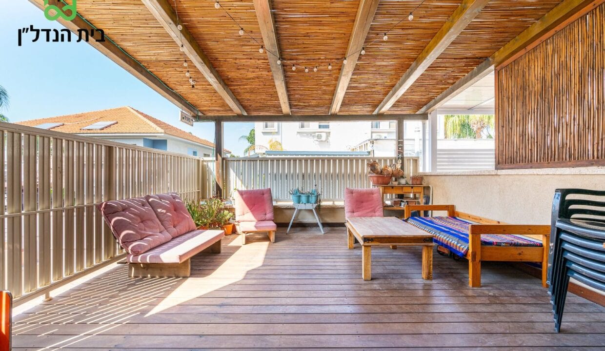 דו-משפחתי למכירה בפרדס חנה-כרכור: נכס מרשים בשכונת יפה נוף