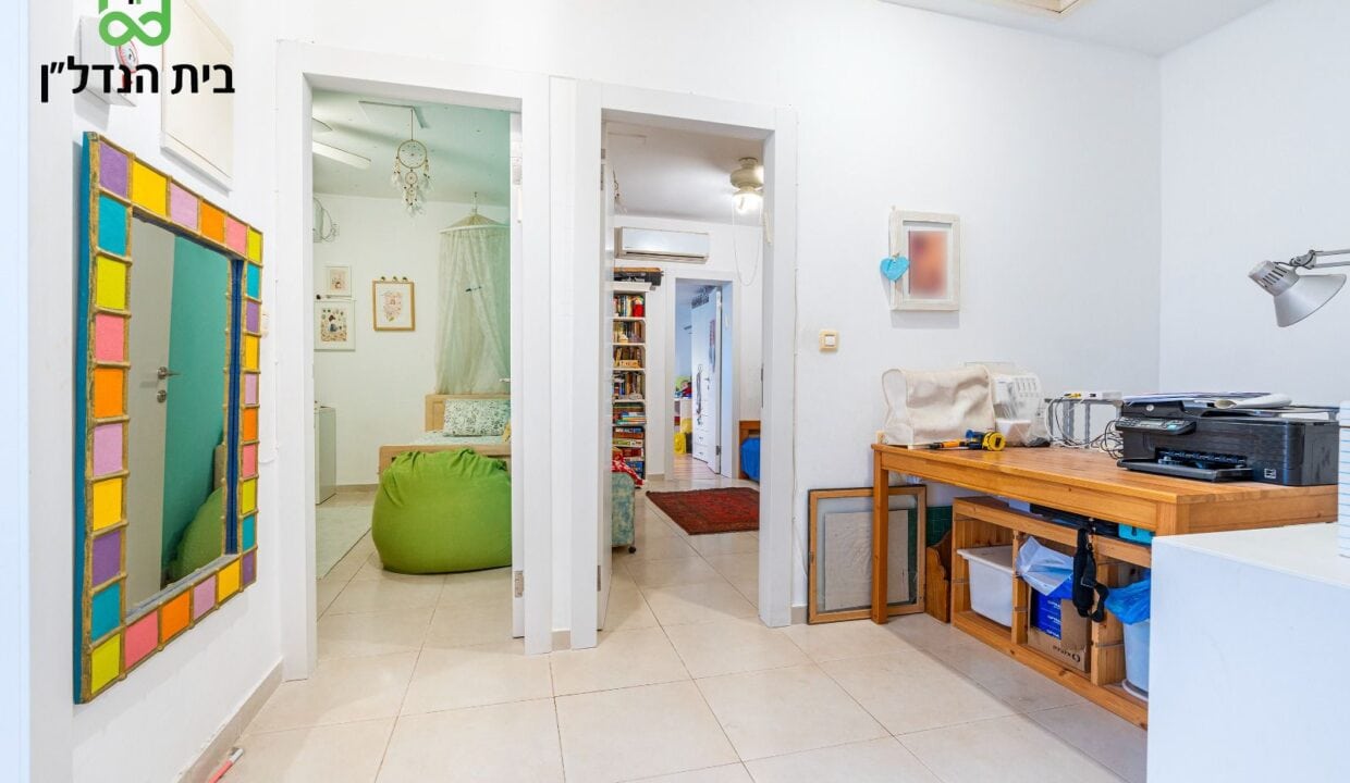 דו-משפחתי למכירה בפרדס חנה-כרכור: נכס מרשים בשכונת יפה נוף