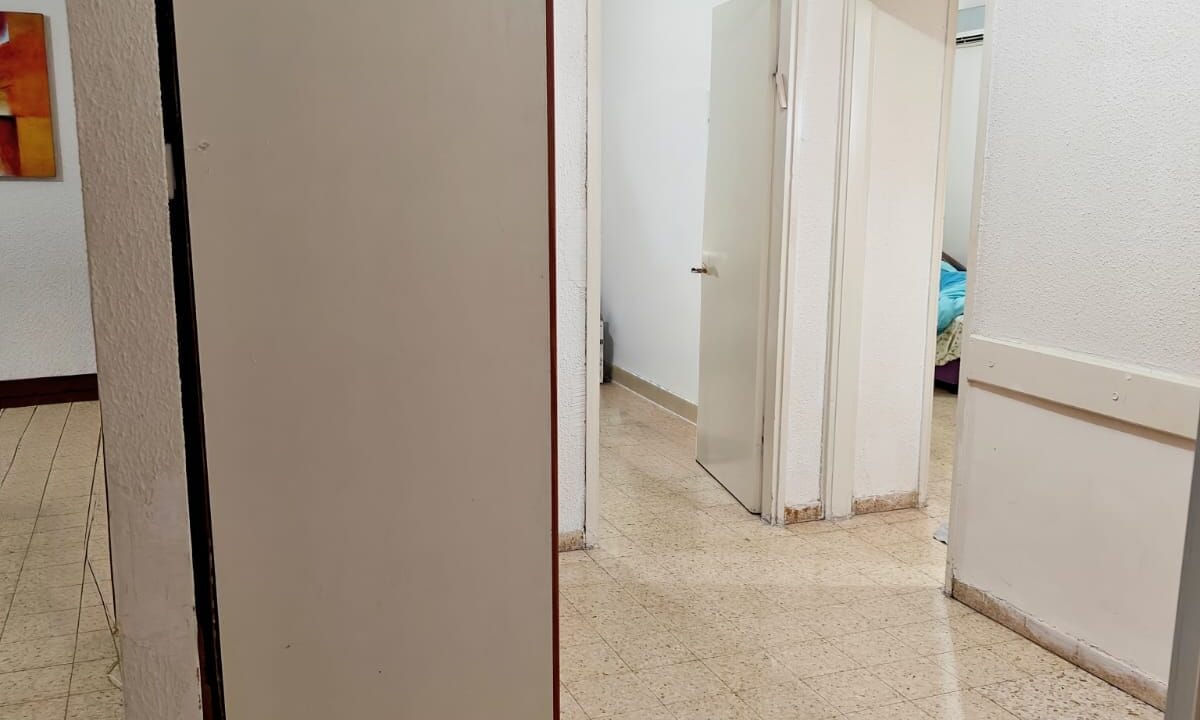 נמכר! - דירה בבנימינה: 3 חדרים, פינוי בינוי בגבעת חן