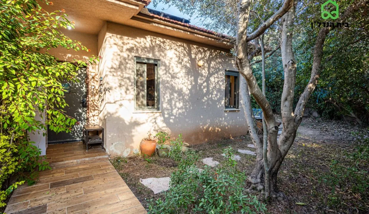 בית למכירה בפרדס חנה-כרכור - פינתי שטוח: 5 חדרים בשכונת יפה נוף