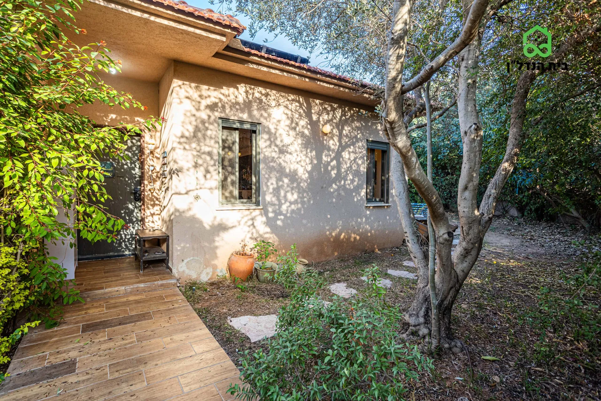 בית למכירה בפרדס חנה-כרכור - פינתי שטוח: 5 חדרים בשכונת יפה נוף