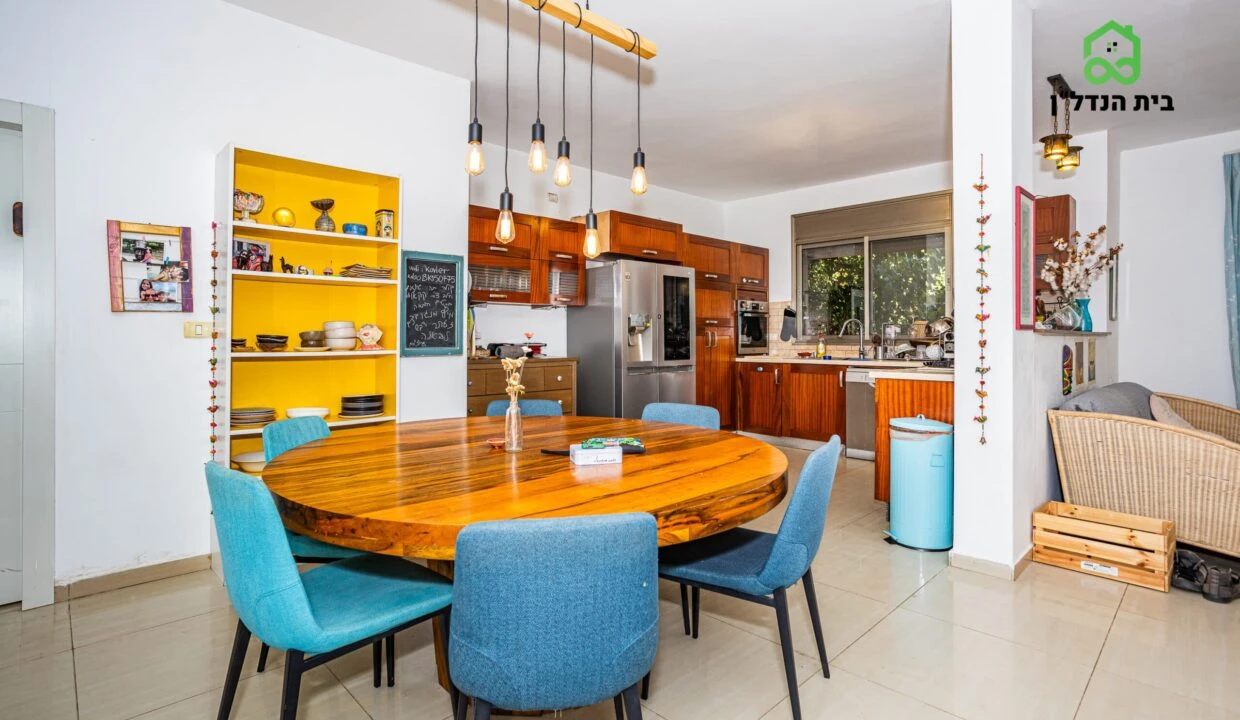 בית למכירה בפרדס חנה-כרכור - פינתי שטוח: 5 חדרים בשכונת יפה נוף