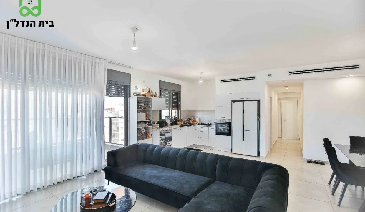 דירה למכירה בפרדס חנה-כרכור: 5 חדרים מרווחת בשכונת נווה פרדסים