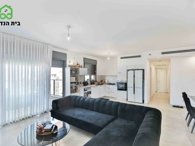 דירה למכירה בפרדס חנה-כרכור: 5 חדרים מרווחת בשכונת נווה פרדסים