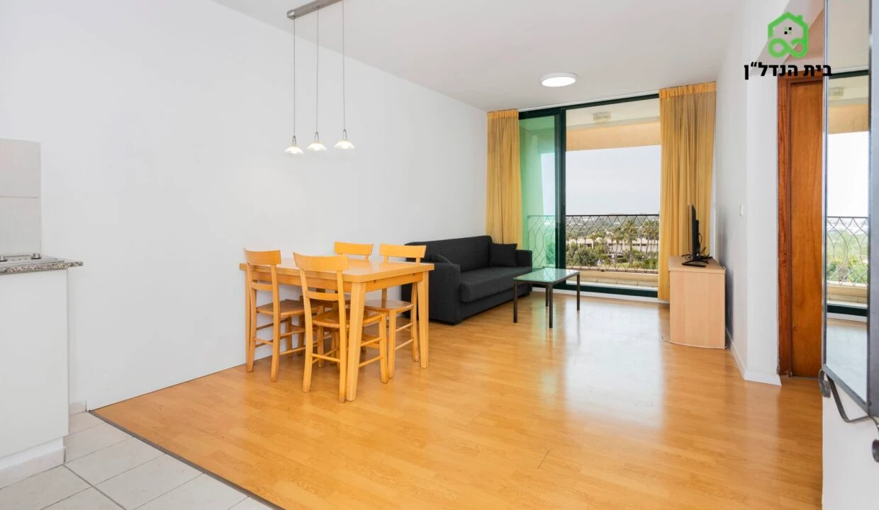 דירה למכירה בקיסריה: דירת 3 חדרים יוקרתית בנאות גולף קיסריה!