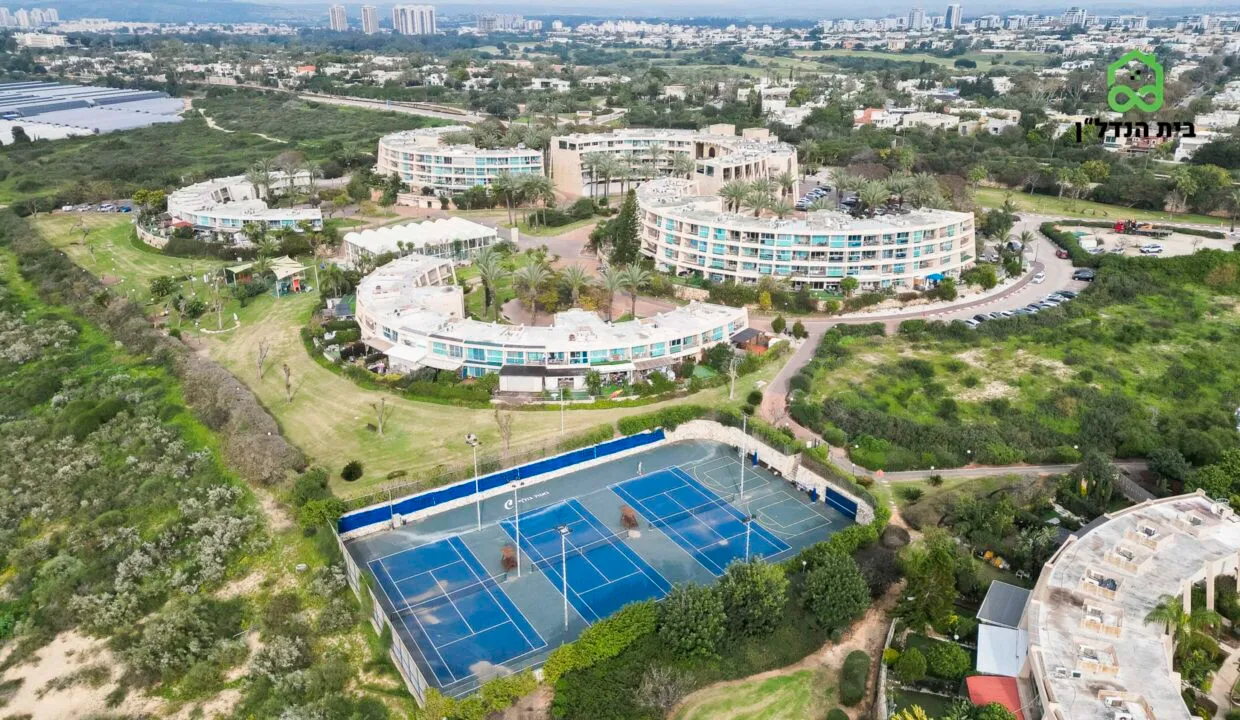 דירה למכירה בקיסריה: דירת 3 חדרים יוקרתית בנאות גולף קיסריה!