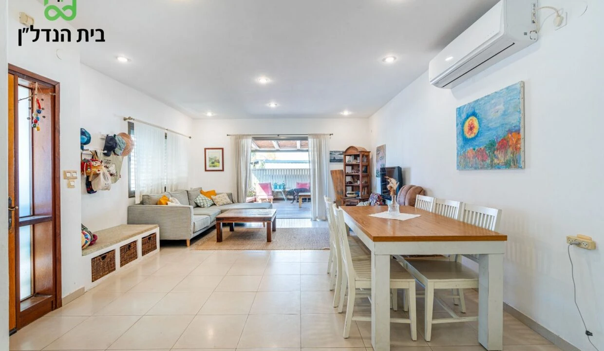 דו-משפחתי למכירה בפרדס חנה-כרכור: נכס מרשים בשכונת יפה נוף