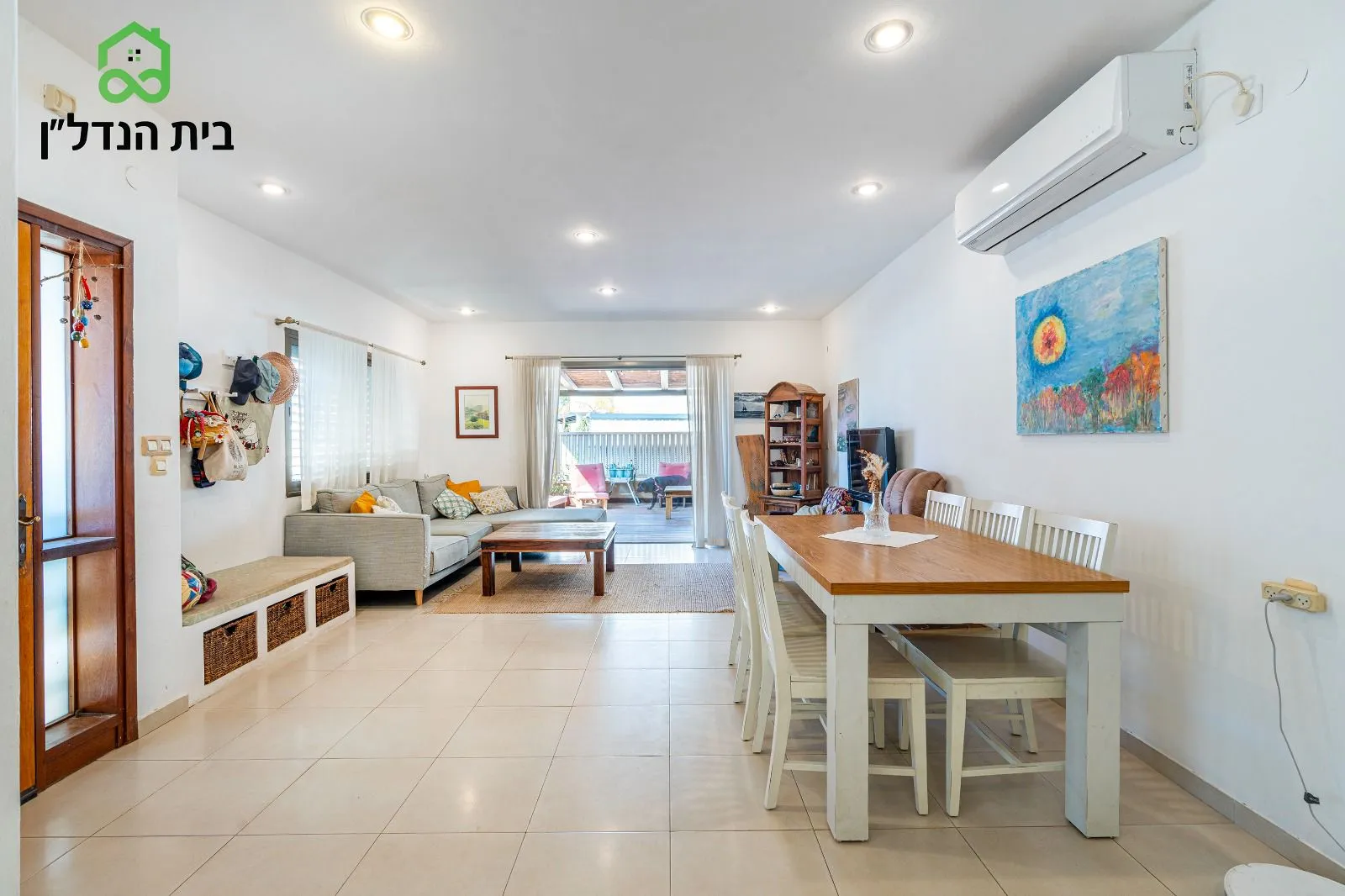 דו-משפחתי למכירה בפרדס חנה-כרכור: נכס מרשים בשכונת יפה נוף