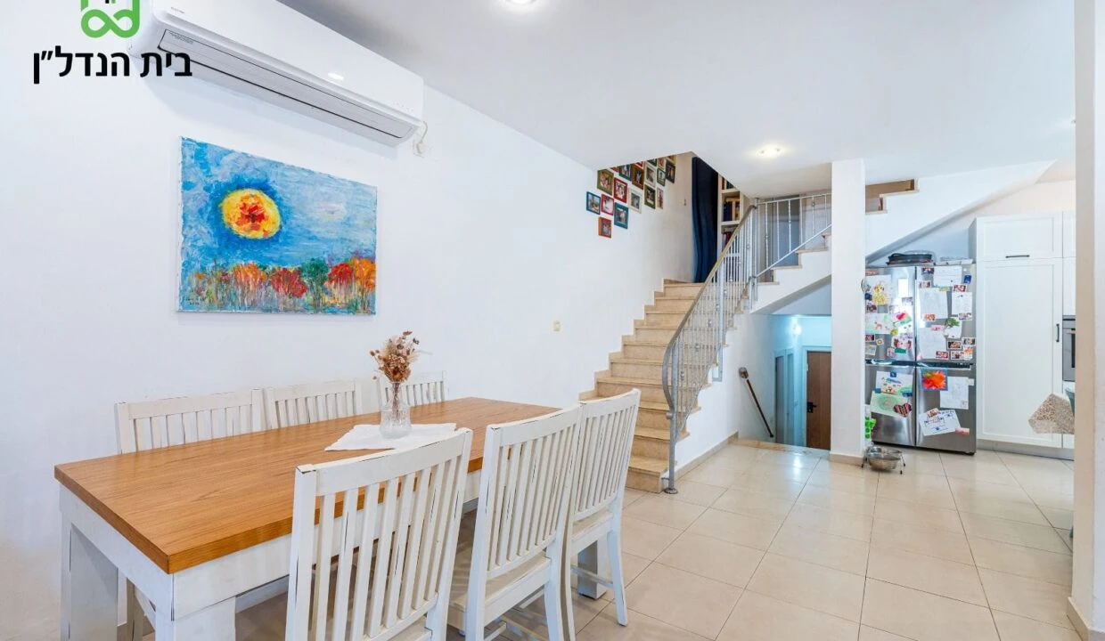 דו-משפחתי למכירה בפרדס חנה-כרכור: נכס מרשים בשכונת יפה נוף