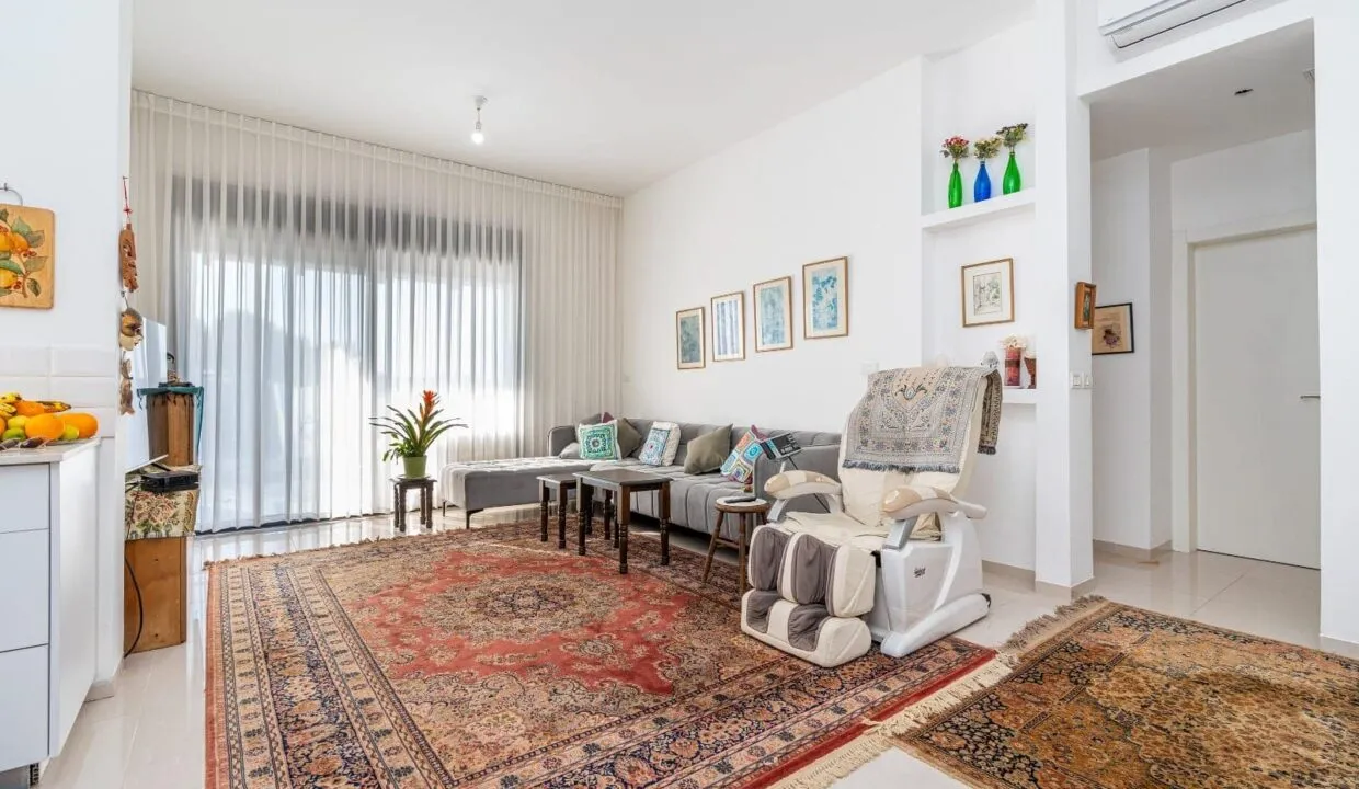 דירה למכירה בפרדס חנה מרכז – 4 חדרים בניין בוטיק שקט ונגיש