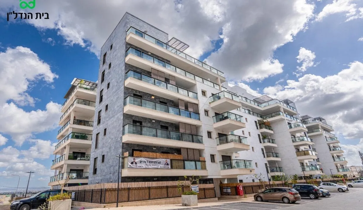 דירה למכירה בפרדס חנה-כרכור: 5 חדרים בשכונת עומרים החדשה