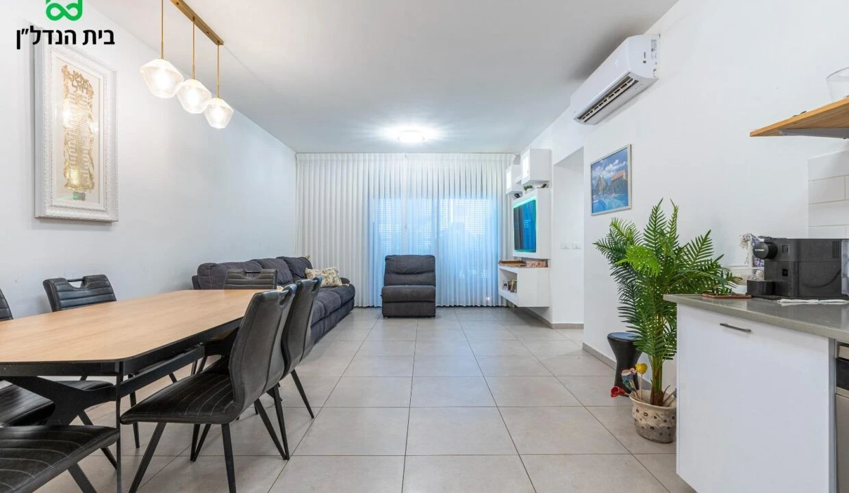 דירה למכירה בפרדס חנה-כרכור: 5 חדרים בשכונת עומרים החדשה