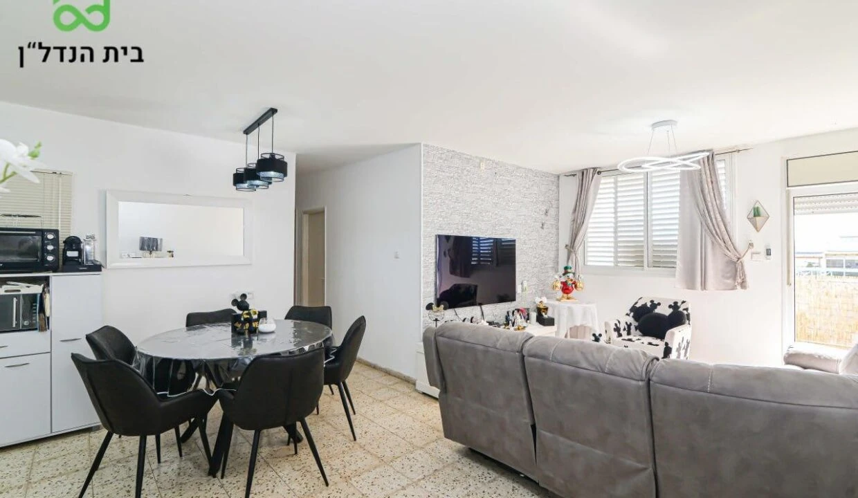 WhatsApp Image 2025-10-20 at 14.47.11 (1)