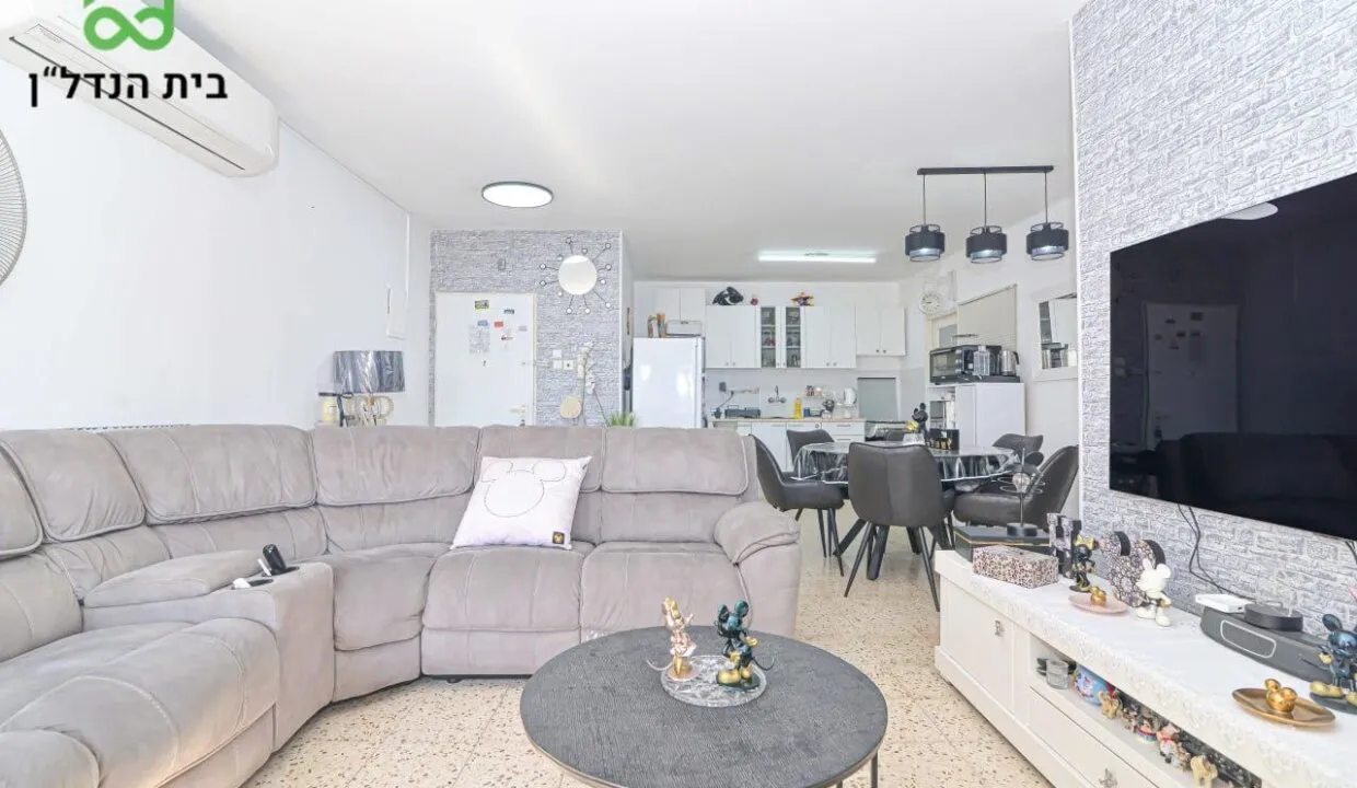 WhatsApp Image 2025-10-20 at 14.47.11