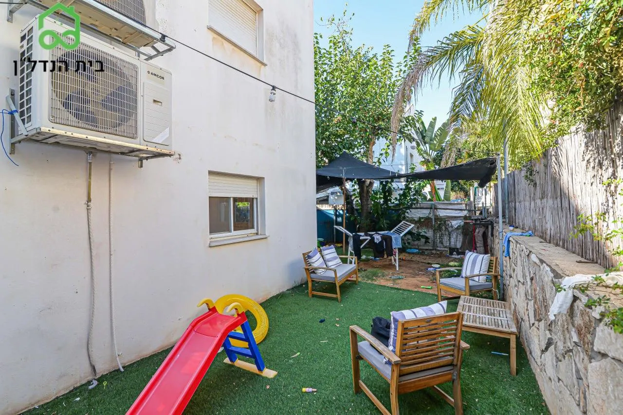 בחריש דירת 5 חדרים בשכונת פרדס חנה