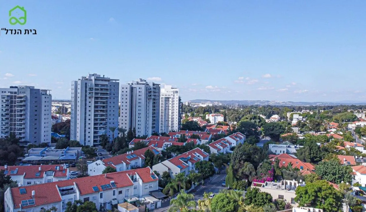 WhatsApp Image 2025-10-20 at 15.34.01 (1)