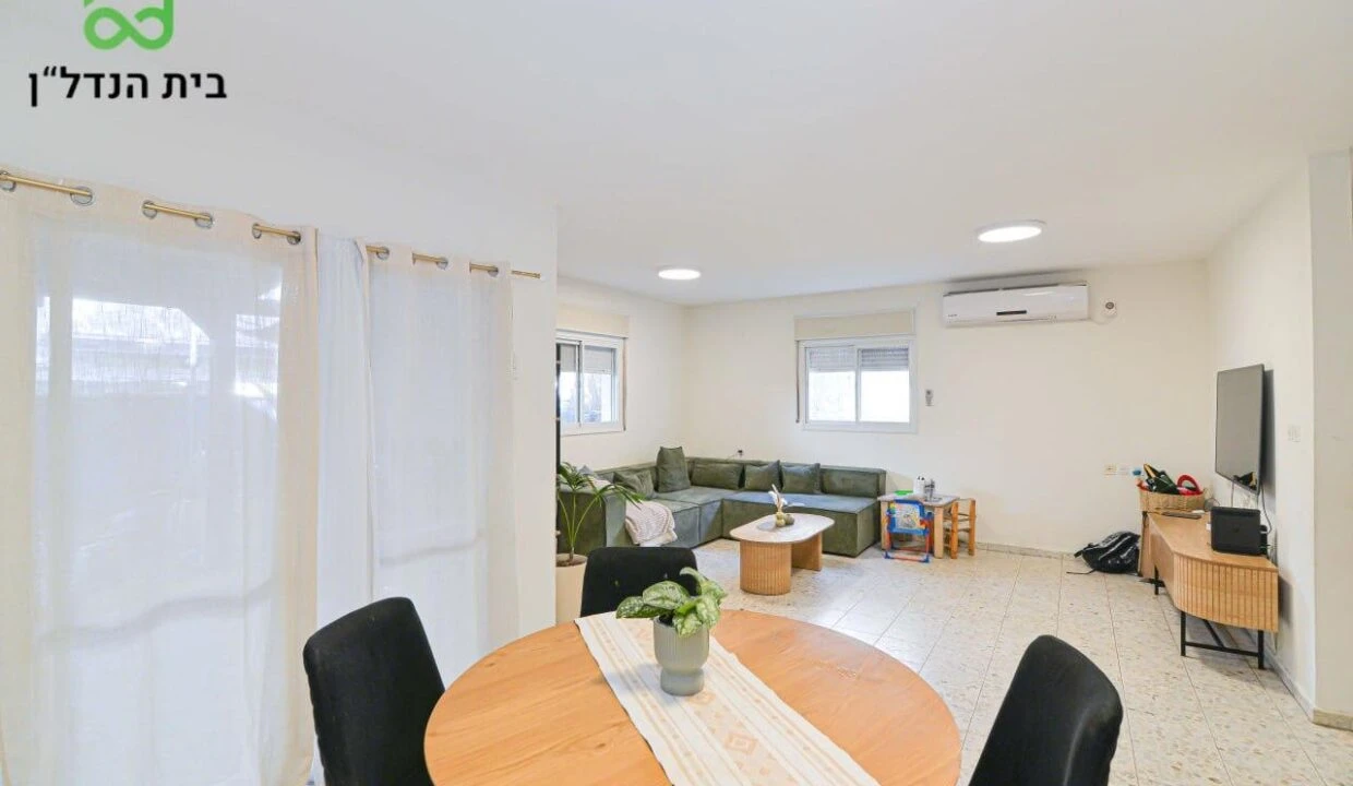 WhatsApp Image 2025-10-20 at 15.34.02